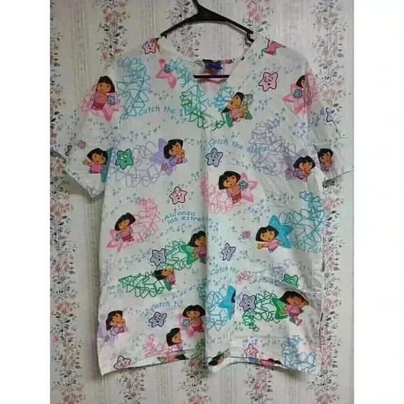 Dora The Explorer Scrub Top Sz Medium Nick Jr Pockets Womens Catch The Stars - Picture 1 of 8